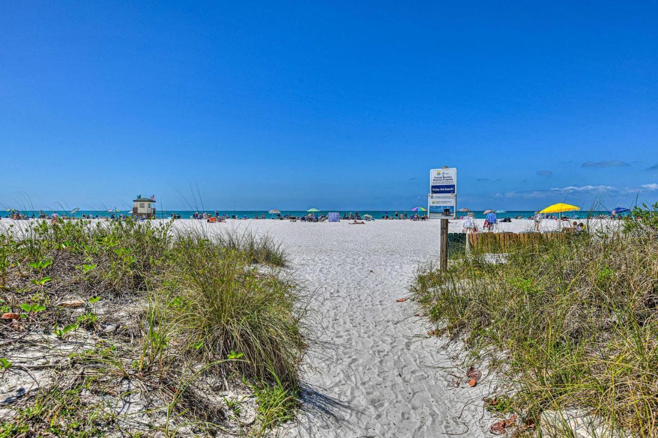Lido Key Hideout With Patio And Yard And Walk To Beach! Sarasota Exteriér fotografie