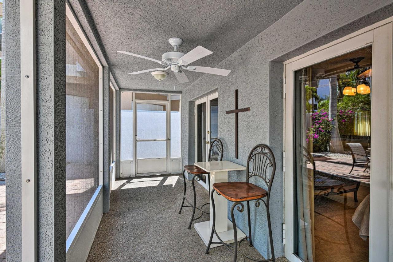 Lido Key Hideout With Patio And Yard And Walk To Beach! Sarasota Exteriér fotografie