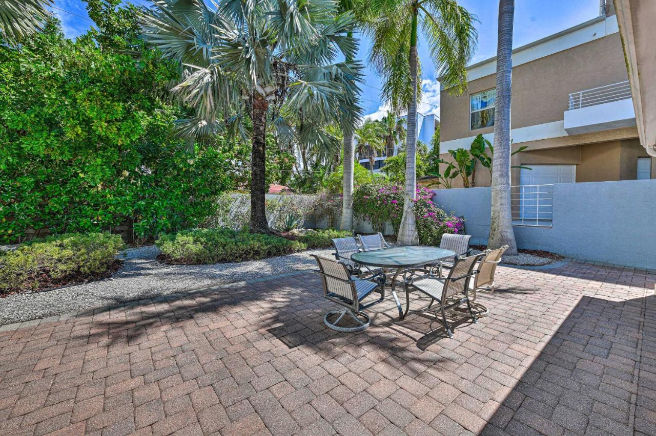 Lido Key Hideout With Patio And Yard And Walk To Beach! Sarasota Exteriér fotografie